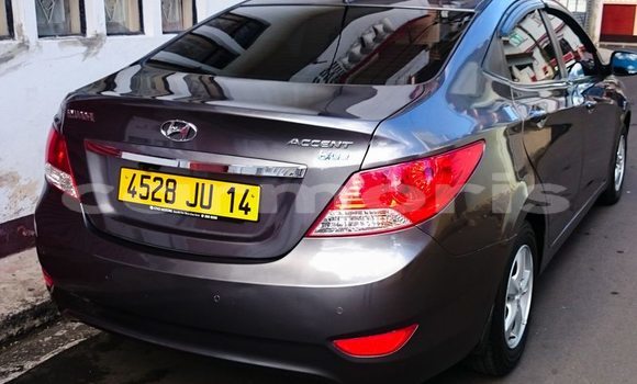 Buy Used Hyundai Accent Blue Car in Port Louis in Port Louis District Buy Used Hyundai Accent Blue Car in Port Louis in Port Louis District