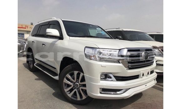 Buy Import Toyota Land Cruiser White Car in Import - Dubai in Agalega Islands Buy Import Toyota Land Cruiser White Car in Import - Dubai in Agalega Islands