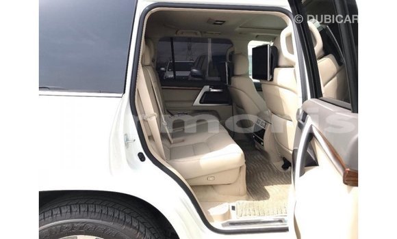 Buy Import Toyota Land Cruiser White Car in Import - Dubai in Agalega Islands Buy Import Toyota Land Cruiser White Car in Import - Dubai in Agalega Islands