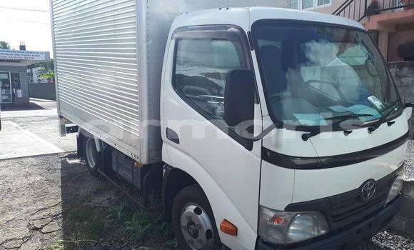 Buy Used Toyota Dyna White Car in Port Louis in Port Louis District Buy Used Toyota Dyna White Car in Port Louis in Port Louis District