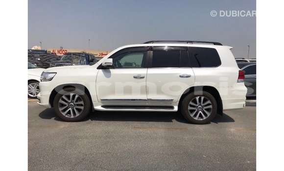 Buy Import Toyota Land Cruiser White Car in Import - Dubai in Agalega Islands Buy Import Toyota Land Cruiser White Car in Import - Dubai in Agalega Islands