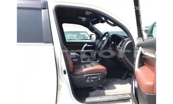 Buy Import Toyota Land Cruiser White Car in Import - Dubai in Agalega Islands Buy Import Toyota Land Cruiser White Car in Import - Dubai in Agalega Islands