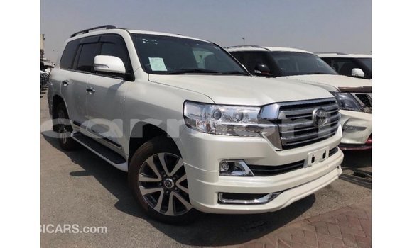Buy Import Toyota Land Cruiser White Car in Import - Dubai in Agalega Islands Buy Import Toyota Land Cruiser White Car in Import - Dubai in Agalega Islands