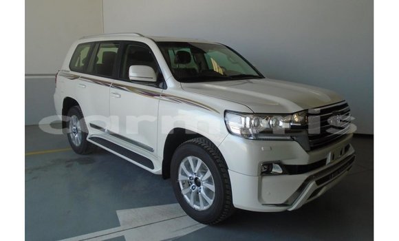 Acheter Import Voiture Toyota Land Cruiser Blanc à Import - Dubai, Îles Agalega Acheter Import Voiture Toyota Land Cruiser Blanc à Import - Dubai, Îles Agalega
