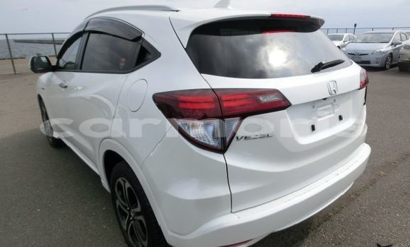Buy Used Honda vezel White Car in Port Louis in Port Louis District Buy Used Honda vezel White Car in Port Louis in Port Louis District