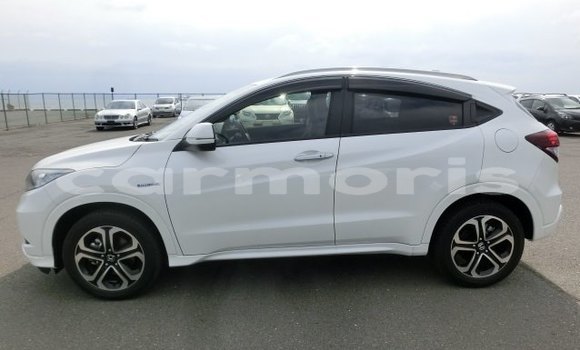 Buy Used Honda vezel White Car in Port Louis in Port Louis District Buy Used Honda vezel White Car in Port Louis in Port Louis District