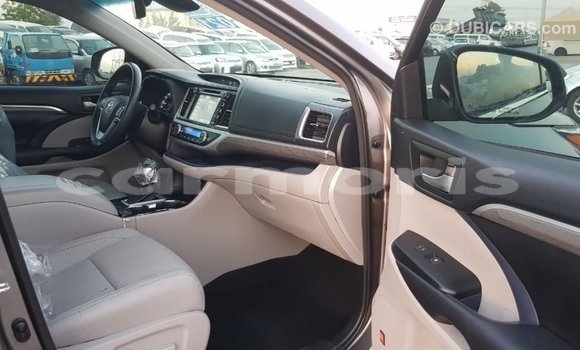 Buy Import Toyota Highlander Other Car in Import - Dubai in Agalega Islands Buy Import Toyota Highlander Other Car in Import - Dubai in Agalega Islands