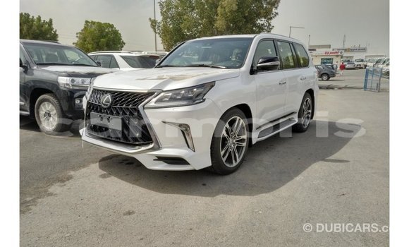 Acheter Import Voiture Lexus LX Rouge à Import - Dubai, Îles Agalega Acheter Import Voiture Lexus LX Rouge à Import - Dubai, Îles Agalega