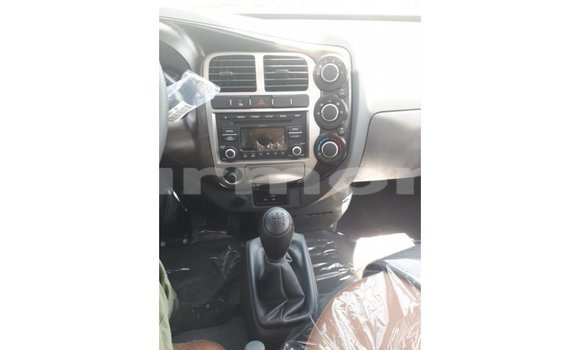 Buy Import Kia Carens White Car in Import - Dubai in Agalega Islands Buy Import Kia Carens White Car in Import - Dubai in Agalega Islands