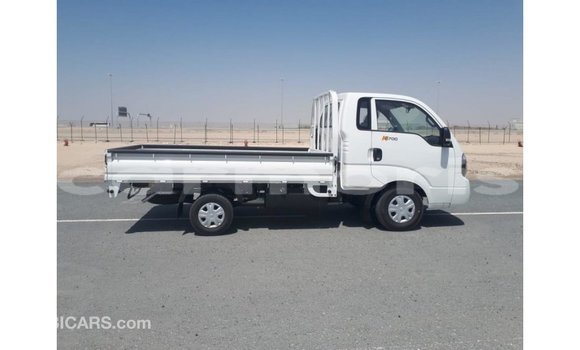 Buy Import Kia Carens White Car in Import - Dubai in Agalega Islands Buy Import Kia Carens White Car in Import - Dubai in Agalega Islands