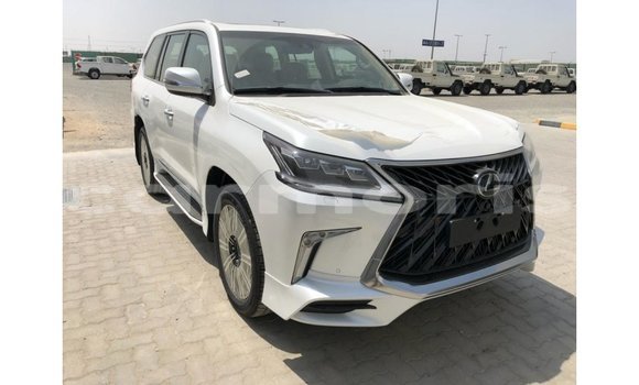 Acheter Import Voiture Lexus LX Blanc à Import - Dubai, Îles Agalega Acheter Import Voiture Lexus LX Blanc à Import - Dubai, Îles Agalega