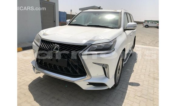 Acheter Import Voiture Lexus LX Blanc à Import - Dubai, Îles Agalega Acheter Import Voiture Lexus LX Blanc à Import - Dubai, Îles Agalega