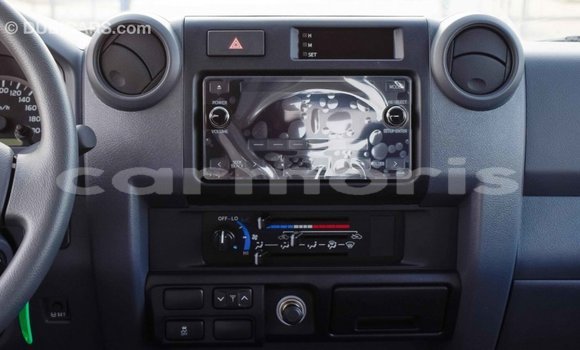 Acheter Import Voiture Toyota Land Cruiser Blanc à Import - Dubai, Îles Agalega Acheter Import Voiture Toyota Land Cruiser Blanc à Import - Dubai, Îles Agalega