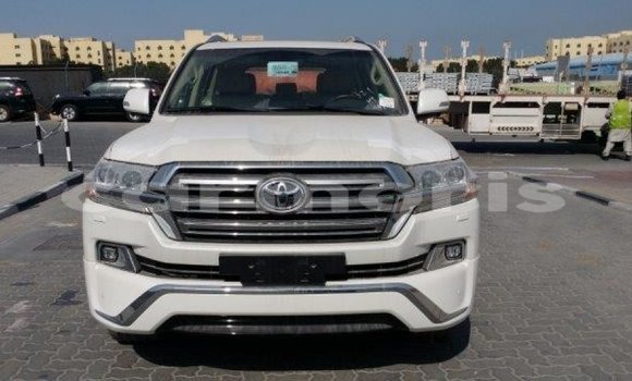 Buy Import Toyota Land Cruiser White Car in Import - Dubai in Agalega Islands Buy Import Toyota Land Cruiser White Car in Import - Dubai in Agalega Islands