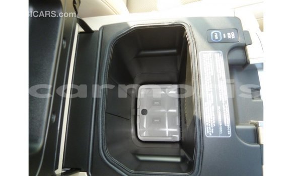 Acheter Import Voiture Toyota Land Cruiser Noir à Import - Dubai, Îles Agalega Acheter Import Voiture Toyota Land Cruiser Noir à Import - Dubai, Îles Agalega