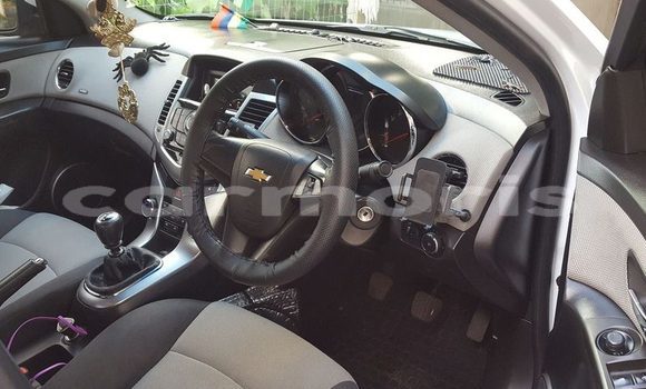 Buy Used Chevrolet Caprice White Car in Rose Belle in Grand Port District Buy Used Chevrolet Caprice White Car in Rose Belle in Grand Port District