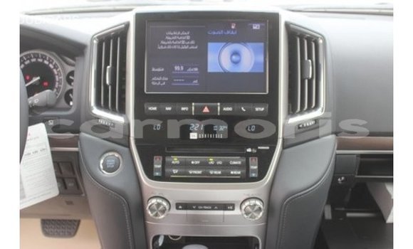 Buy Import Toyota Land Cruiser White Car in Import - Dubai in Agalega Islands Buy Import Toyota Land Cruiser White Car in Import - Dubai in Agalega Islands