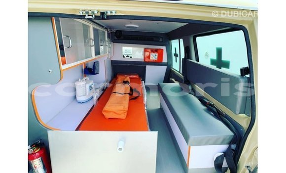 Acheter Import Voiture Toyota Land Cruiser Beige à Import - Dubai, Îles Agalega Acheter Import Voiture Toyota Land Cruiser Beige à Import - Dubai, Îles Agalega