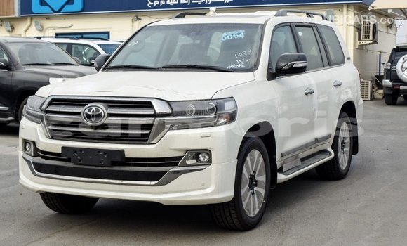 Buy Import Toyota Land Cruiser White Car in Import - Dubai in Agalega Islands Buy Import Toyota Land Cruiser White Car in Import - Dubai in Agalega Islands