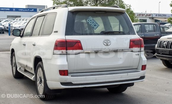Buy Import Toyota Land Cruiser White Car in Import - Dubai in Agalega Islands Buy Import Toyota Land Cruiser White Car in Import - Dubai in Agalega Islands