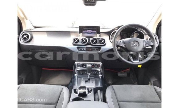 Acheter Import Voiture Mercedes-Benz 250 Bleu à Import - Dubai, Îles Agalega Acheter Import Voiture Mercedes-Benz 250 Bleu à Import - Dubai, Îles Agalega