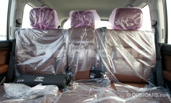 Acheter Import Voiture Toyota Land Cruiser Noir à Import - Dubai, Îles Agalega Acheter Import Voiture Toyota Land Cruiser Noir à Import - Dubai, Îles Agalega