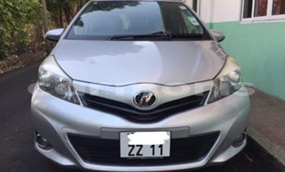 Acheter Occasion Voiture Toyota Vitz Gris à Port Louis, Port Louis District Acheter Occasion Voiture Toyota Vitz Gris à Port Louis, Port Louis District
