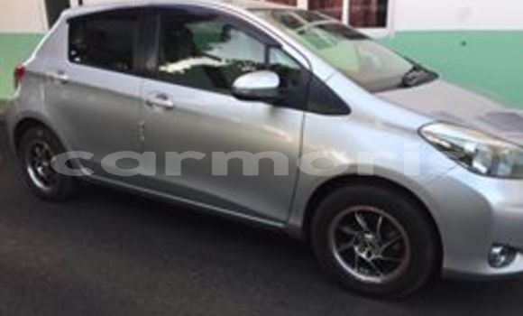 Acheter Occasion Voiture Toyota Vitz Gris à Port Louis, Port Louis District Acheter Occasion Voiture Toyota Vitz Gris à Port Louis, Port Louis District