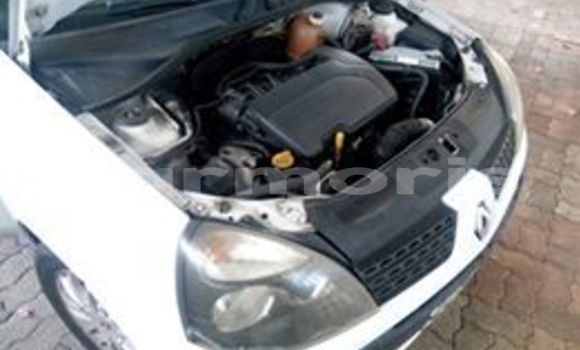 Buy Used Renault Clio White Car in Grand Baie–Montagne Goyaves in Rodrigues Buy Used Renault Clio White Car in Grand Baie–Montagne Goyaves in Rodrigues