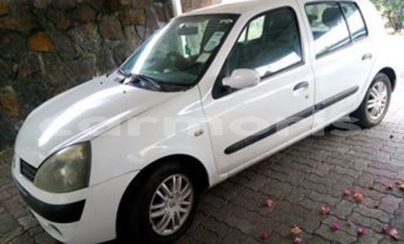 Buy Used Renault Clio White Car in Grand Baie–Montagne Goyaves in Rodrigues Buy Used Renault Clio White Car in Grand Baie–Montagne Goyaves in Rodrigues