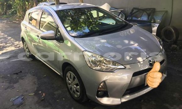 Acheter Occasion Voiture Toyota Aqua Gris à Port Louis, Port Louis District Acheter Occasion Voiture Toyota Aqua Gris à Port Louis, Port Louis District