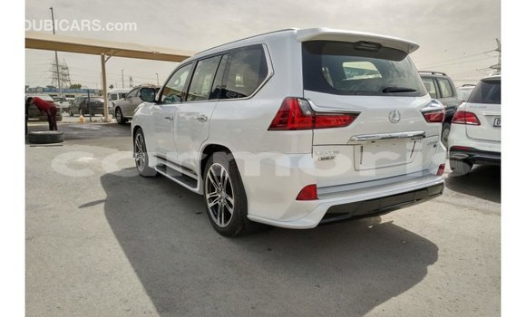 Acheter Import Voiture Lexus LX Blanc à Import - Dubai, Îles Agalega Acheter Import Voiture Lexus LX Blanc à Import - Dubai, Îles Agalega