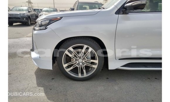 Acheter Import Voiture Lexus LX Blanc à Import - Dubai, Îles Agalega Acheter Import Voiture Lexus LX Blanc à Import - Dubai, Îles Agalega
