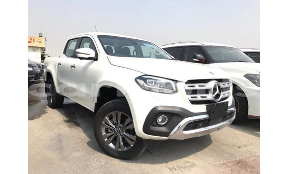 Buy Import Mercedes-Benz 250 White Car in Import - Dubai in Agalega Islands Buy Import Mercedes-Benz 250 White Car in Import - Dubai in Agalega Islands