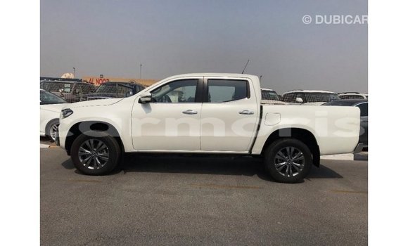 Buy Import Mercedes-Benz 250 White Car in Import - Dubai in Agalega Islands Buy Import Mercedes-Benz 250 White Car in Import - Dubai in Agalega Islands