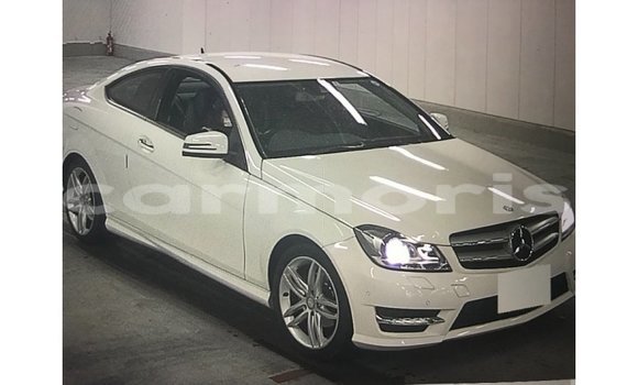 Buy Import Mercedes-Benz 190 White Car in Import - Dubai in Agalega Islands Buy Import Mercedes-Benz 190 White Car in Import - Dubai in Agalega Islands