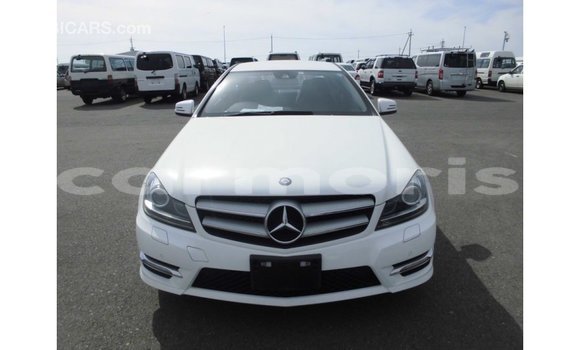Buy Import Mercedes-Benz 190 White Car in Import - Dubai in Agalega Islands Buy Import Mercedes-Benz 190 White Car in Import - Dubai in Agalega Islands