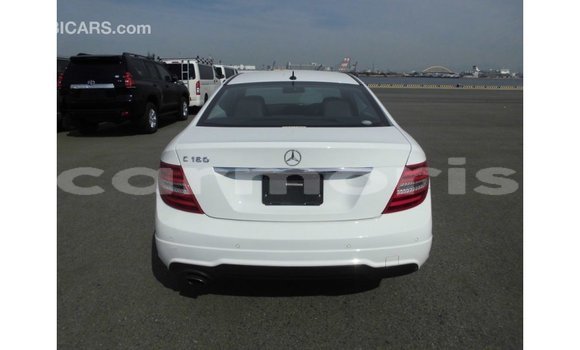 Buy Import Mercedes-Benz 190 White Car in Import - Dubai in Agalega Islands Buy Import Mercedes-Benz 190 White Car in Import - Dubai in Agalega Islands