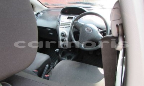 Buy Used Toyota Yaris Silver Car in Baie du Cap in Savanne District Buy Used Toyota Yaris Silver Car in Baie du Cap in Savanne District