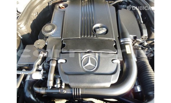 Acheter Import Voiture Mercedes-Benz 200 Blanc à Import - Dubai, Îles Agalega Acheter Import Voiture Mercedes-Benz 200 Blanc à Import - Dubai, Îles Agalega