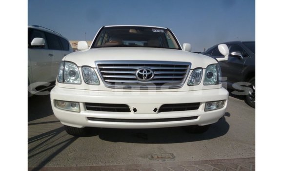 Buy Import Toyota Land Cruiser White Car in Import - Dubai in Agalega Islands Buy Import Toyota Land Cruiser White Car in Import - Dubai in Agalega Islands
