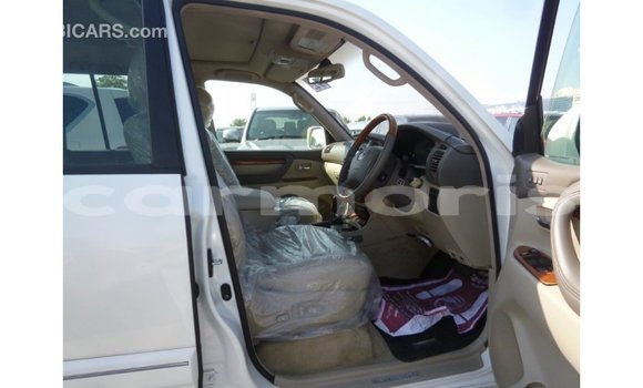 Buy Import Toyota Land Cruiser White Car in Import - Dubai in Agalega Islands Buy Import Toyota Land Cruiser White Car in Import - Dubai in Agalega Islands
