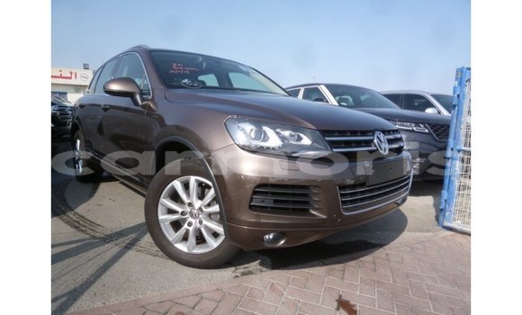 Acheter Import Voiture Volkswagen Touareg Marron à Import - Dubai, Îles Agalega Acheter Import Voiture Volkswagen Touareg Marron à Import - Dubai, Îles Agalega