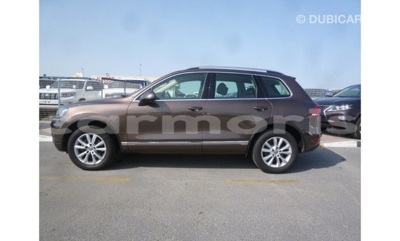 Acheter Import Voiture Volkswagen Touareg Marron à Import - Dubai, Îles Agalega Acheter Import Voiture Volkswagen Touareg Marron à Import - Dubai, Îles Agalega