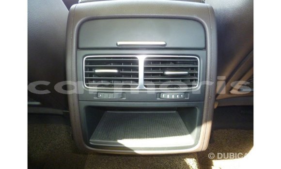 Acheter Import Voiture Volkswagen Touareg Marron à Import - Dubai, Îles Agalega Acheter Import Voiture Volkswagen Touareg Marron à Import - Dubai, Îles Agalega