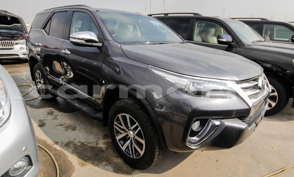 Acheter Import Voiture Toyota Fortuner Autre à Import - Dubai, Îles Agalega Acheter Import Voiture Toyota Fortuner Autre à Import - Dubai, Îles Agalega