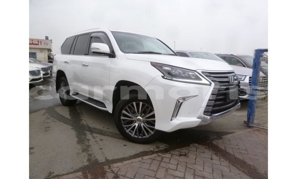 Acheter Import Voiture Lexus LX Blanc à Import - Dubai, Îles Agalega Acheter Import Voiture Lexus LX Blanc à Import - Dubai, Îles Agalega