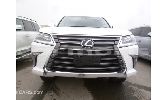 Acheter Import Voiture Lexus LX Blanc à Import - Dubai, Îles Agalega Acheter Import Voiture Lexus LX Blanc à Import - Dubai, Îles Agalega