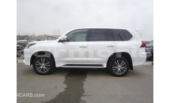 Acheter Import Voiture Lexus LX Blanc à Import - Dubai, Îles Agalega Acheter Import Voiture Lexus LX Blanc à Import - Dubai, Îles Agalega