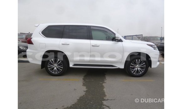 Acheter Import Voiture Lexus LX Blanc à Import - Dubai, Îles Agalega Acheter Import Voiture Lexus LX Blanc à Import - Dubai, Îles Agalega